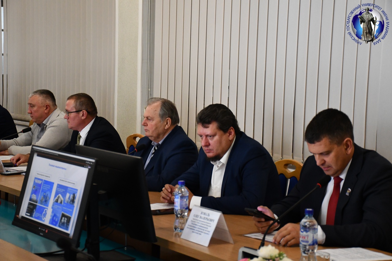 Изображение раздела "Новости" университета ФГБОУ ВО «ЛГУ им. В. Даля»